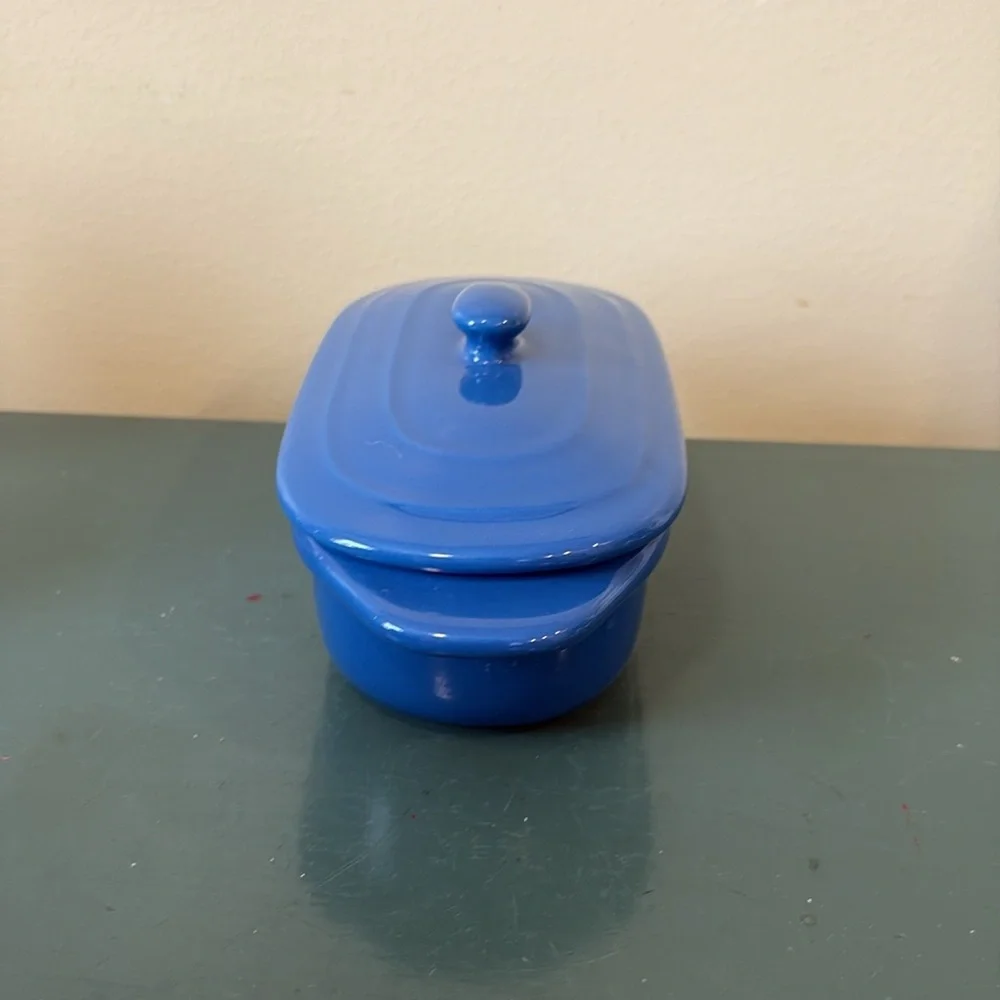 Davis & Waddell Blue Ceramic Covered Cheese Baker